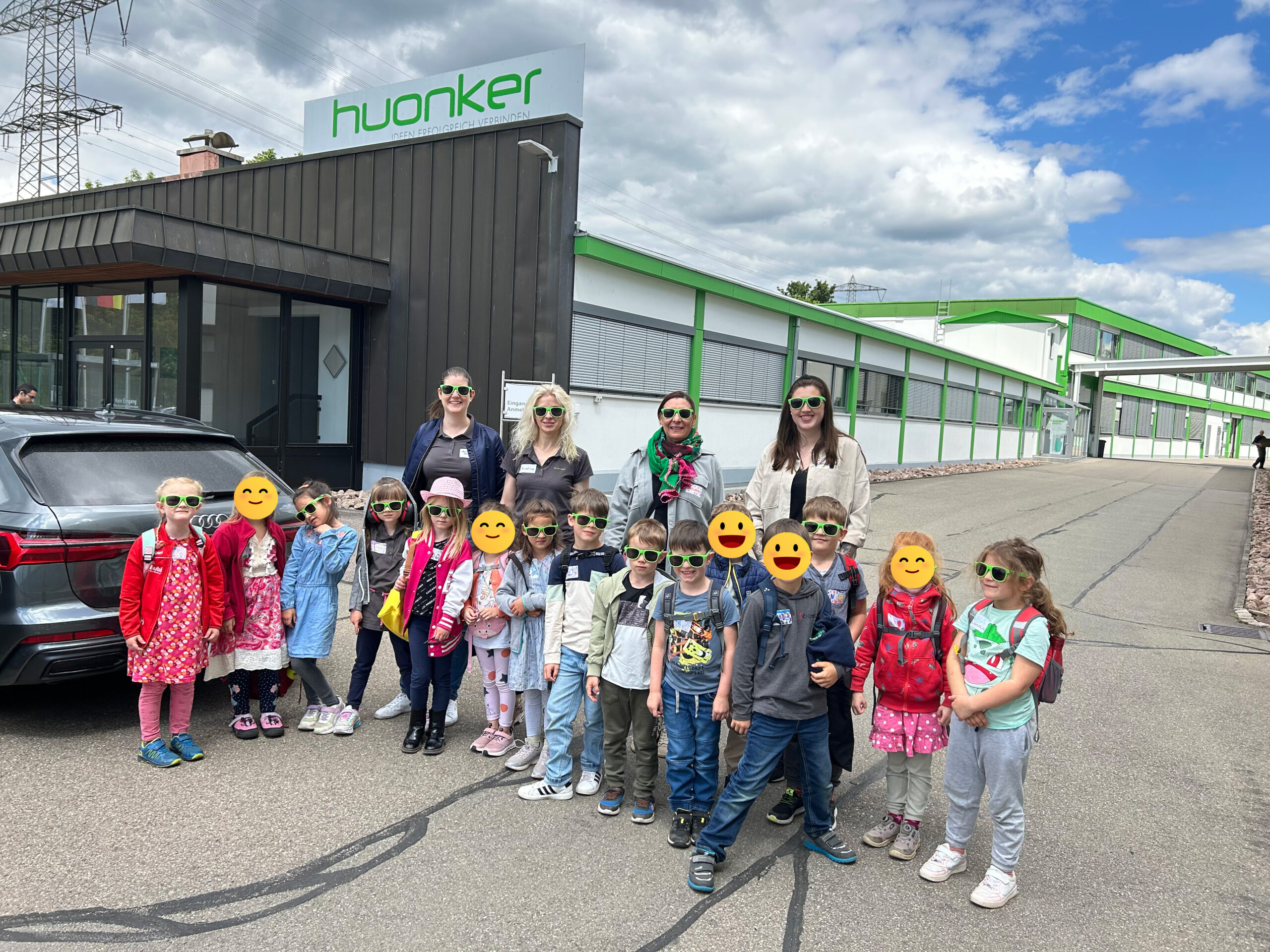 Mit der Rakete auf Exkursion zur Huonker GmbH nach Marbach” – das war das gestrige Motto beim Besuch der Maxis aus dem Kindergarten in Pfaffenweiler 🚀